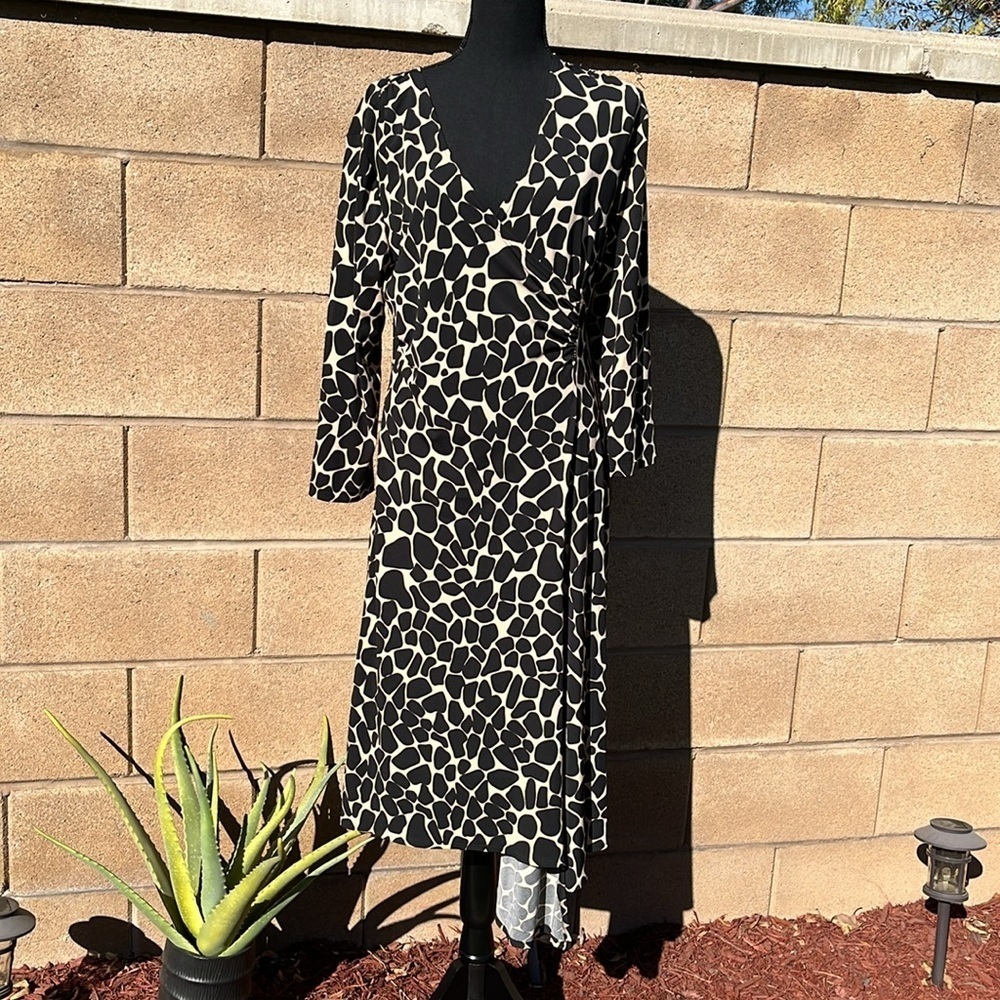 Low neck line leopard print rayon below the knee dress Size 14 by Enfocus Studio